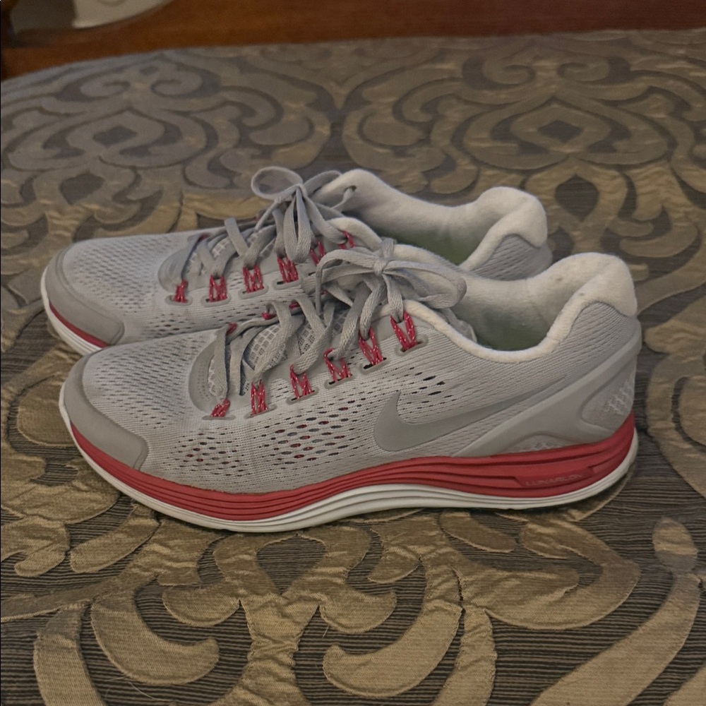 Nike Men Gray and Pink Running Shoes